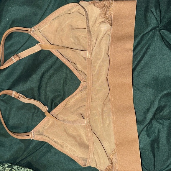 NWOT Lace Bralette - Picture 3 of 5
